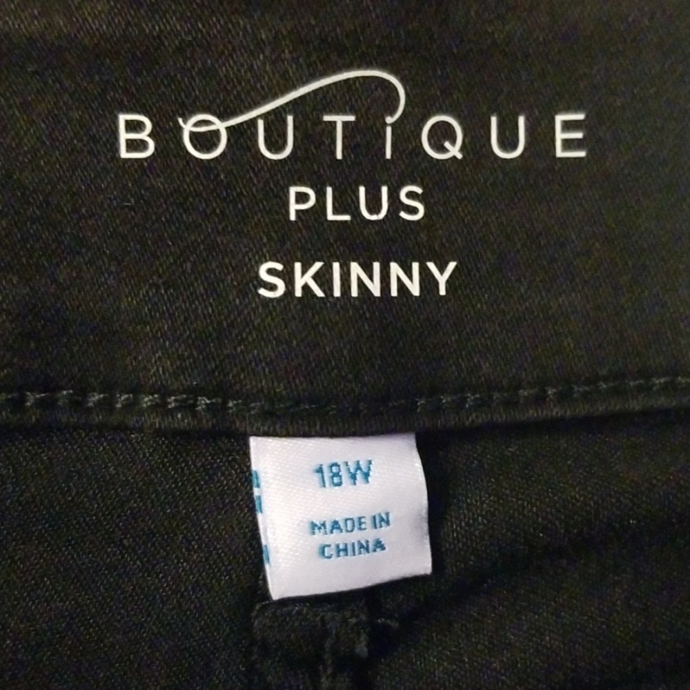 🍃🌺BUYONEGETONE $5 Black Sequins Jeans🌺🍃 - Picture 5 of 8